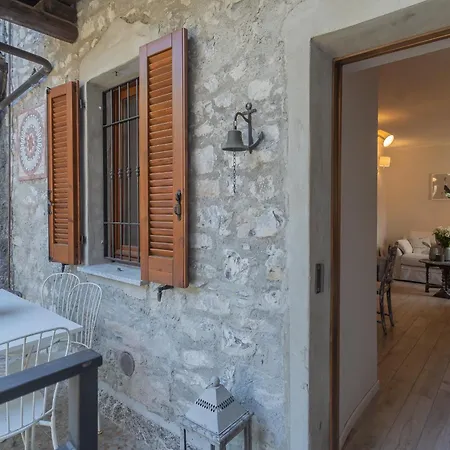 펜션 Jacuzzi Vista - Bellosguardo 레체노